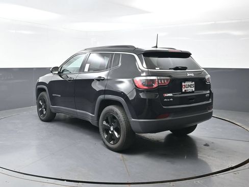 Used 2020 Jeep Compass Latitude AWD/4WD image 10