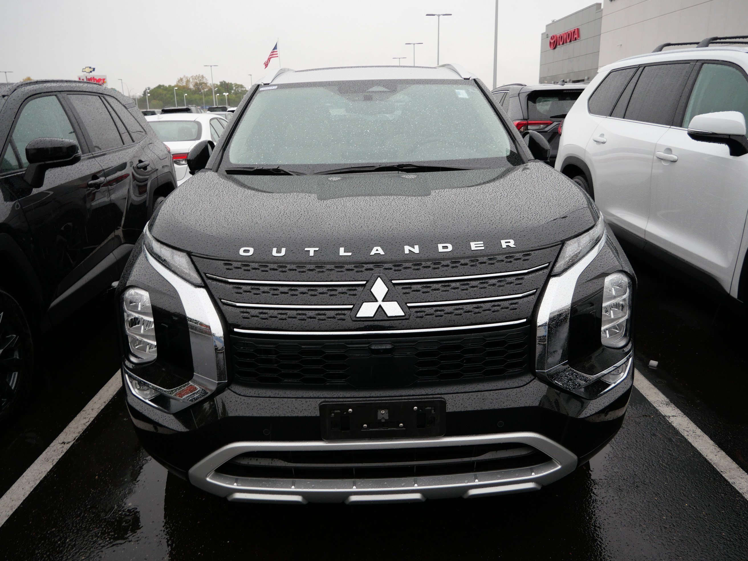 Used 2024 Mitsubishi Outlander SEL Black Edition AWD/4WD image 2
