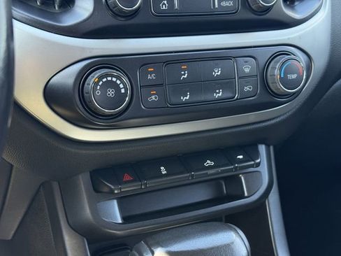 Used 2020 Chevrolet Colorado LT image 27