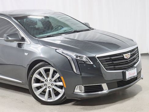 Used 2018 Cadillac XTS Vsport Platinum image 2