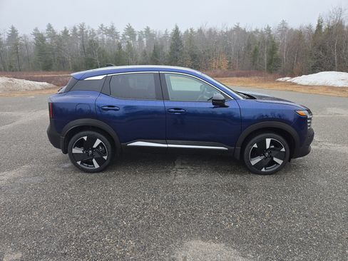 New 2026 Nissan Kicks SR w/ SR Premium Package AWD/4WD image 8