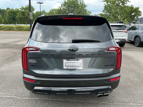 Used 2021 Kia Telluride SX w/ Nightfall Edition Package AWD/4WD image 3
