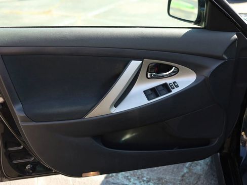 Used 2011 Toyota Camry SE w/ SE Extra-Value Pkg #1 image 9