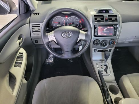 Used 2013 Toyota Corolla LE FWD image 11