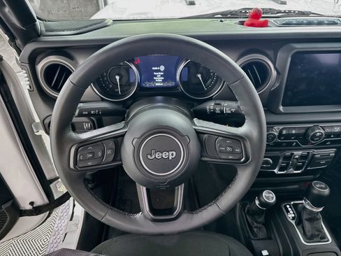 Used 2023 Jeep Wrangler Unlimited w/ Cold Weather Group AWD/4WD image 15