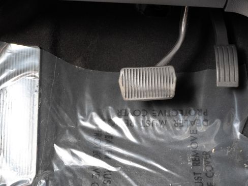 Used 2017 Ford Escape SE w/ Equipment Group 201A image 34