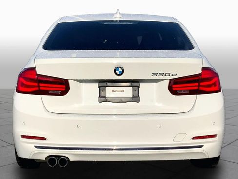 Used 2018 BMW 330e w/ Premium Package RWD image 5