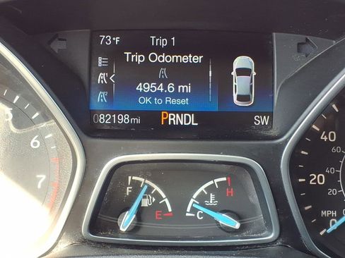 Used 2017 Ford Focus SE w/ Cold Weather Package FWD image 9
