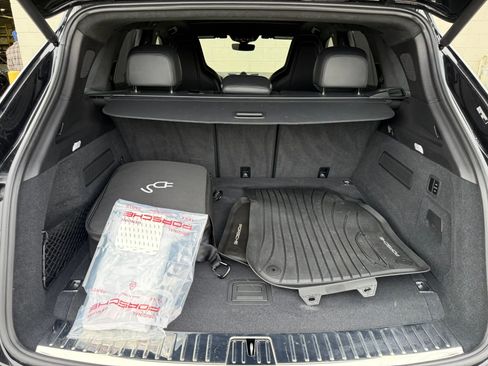 Used 2024 Porsche Cayenne Turbo image 61