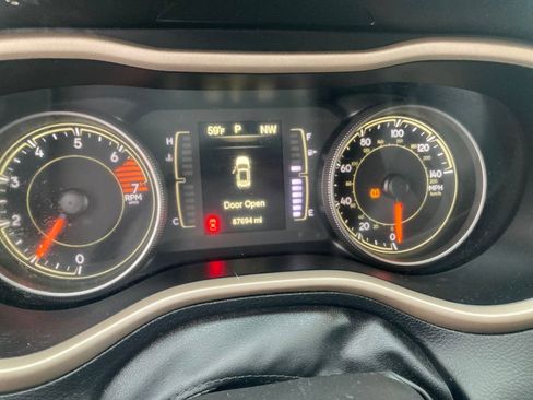 Used 2017 Jeep Cherokee Latitude image 19