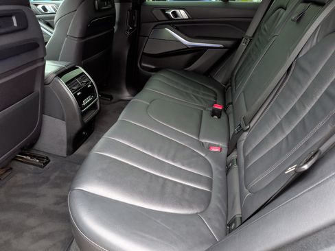 Used 2019 BMW X5 xDrive40i w/ M Sport Package AWD/4WD image 37