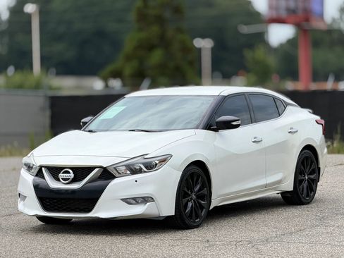 Used 2016 Nissan Maxima SR w/ Midnight Edition FWD image 6