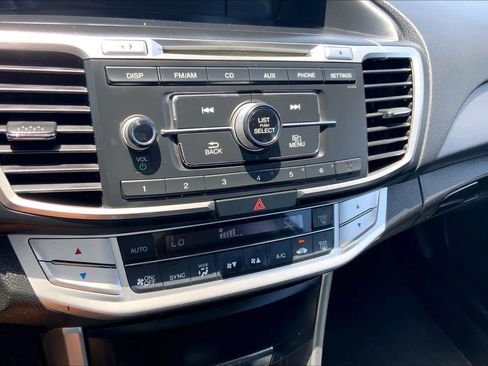 Used 2015 Honda Accord LX image 32