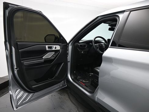 Certified 2022 Ford Explorer ST w/ Equipment Group 401A image 9