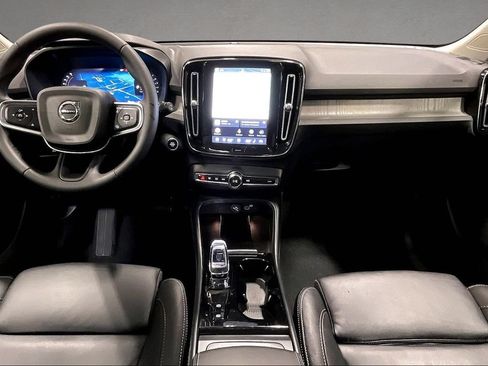 Certified 2024 Volvo XC40 B5 Plus AWD/4WD image 7