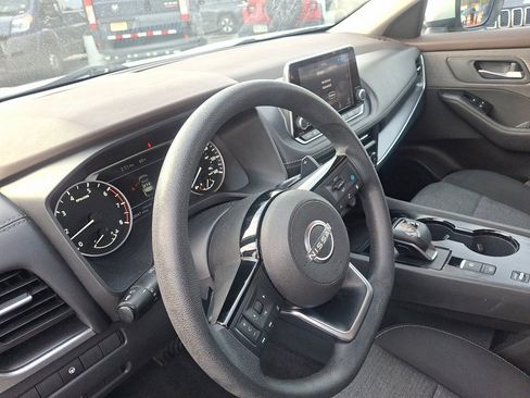 Used 2023 Nissan Rogue SV image 24