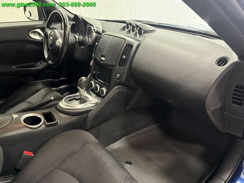 Used 2016 Nissan 370Z Coupe RWD image 5