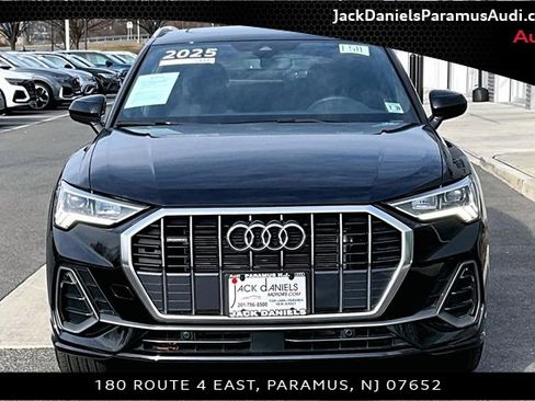 Used 2025 Audi Q3 2.0T Premium w/ Convenience Package image 3
