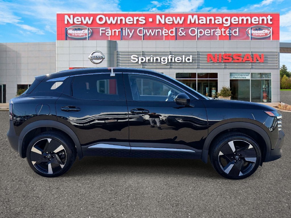 Certified 2025 Nissan Kicks SR AWD/4WD image 4