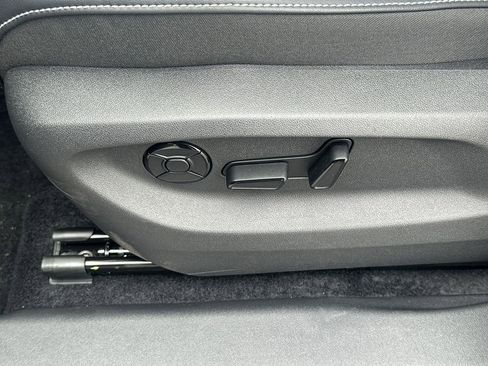 New 2026 Volkswagen Tiguan SE R-Line image 12