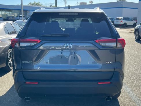 Used 2022 Toyota RAV4 XLE Premium FWD image 5