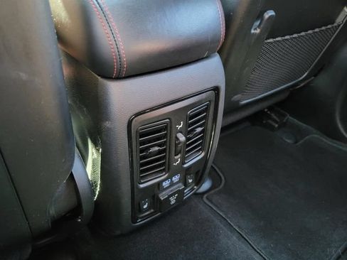 Used 2025 Dodge Durango GT AWD/4WD image 27