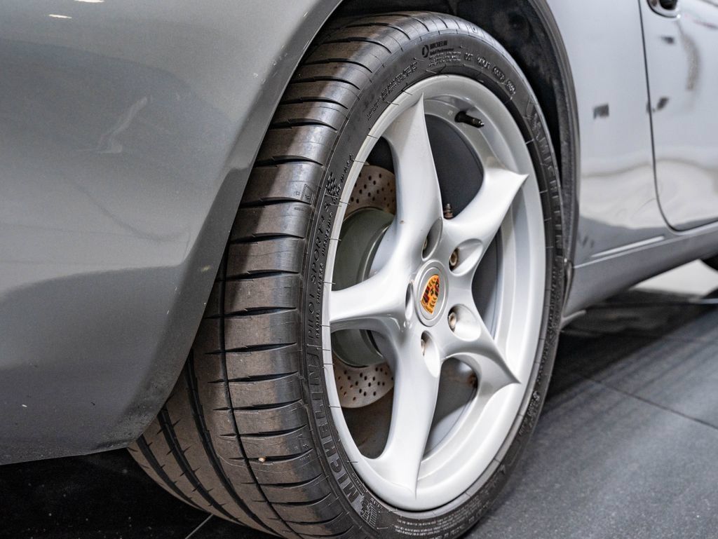 Used 2002 Porsche 911 Carrera RWD image 44
