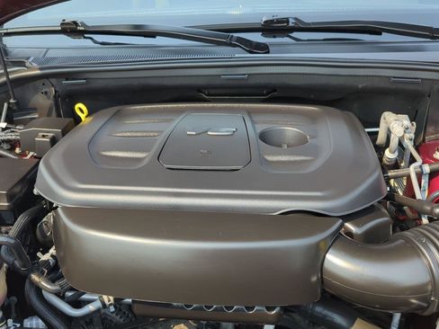 Used 2019 Jeep Grand Cherokee Overland AWD/4WD image 9