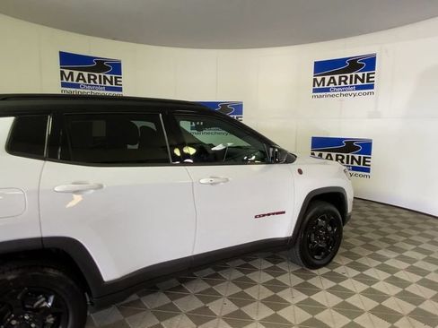Used 2023 Jeep Compass Trailhawk w/ Sun and Sound Group AWD/4WD image 2