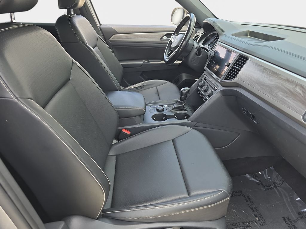 Used 2020 Volkswagen Atlas Cross Sport SE AWD/4WD image 12