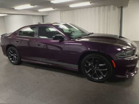 Used 2022 Dodge Charger R/T w/ Plus Group RWD image 2