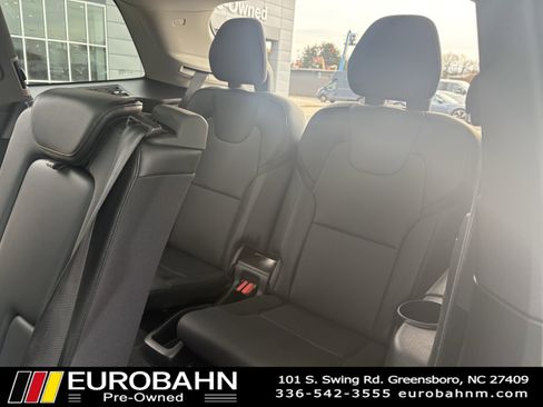 Used 2021 Volvo XC90 T5 Momentum w/ Protection Package Premier image 11