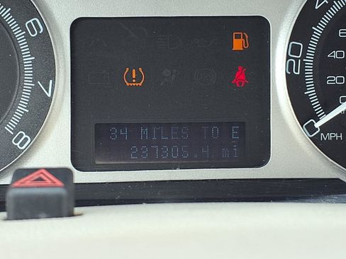 Used 2010 Mercury Mariner Premier FWD image 18