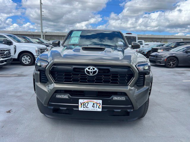 Used 2025 Toyota Tacoma 2WD Double Cab image 2