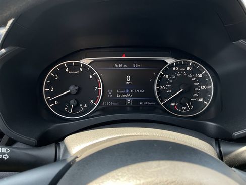 Used 2025 Nissan Altima 2.5 SV FWD image 38