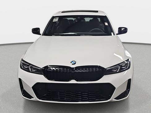 New 2026 BMW 330i Sedan w/ M Sport Package image 2
