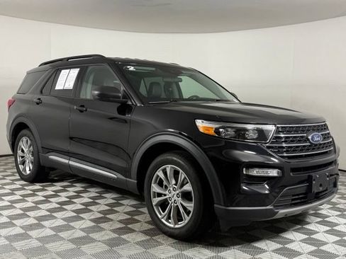 Used 2023 Ford Explorer XLT w/ Equipment Group 202A RWD image 10