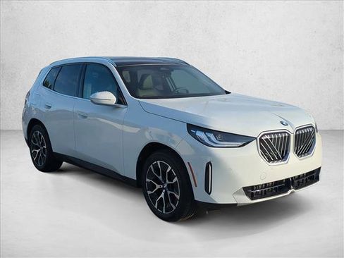 Certified 2025 BMW X3 xDrive30i w/ Convenience Package AWD/4WD image 3
