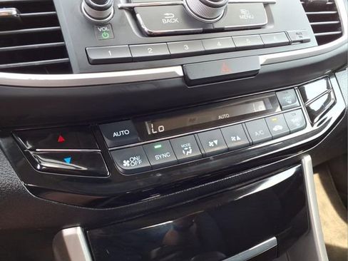 Used 2016 Honda Accord LX image 22