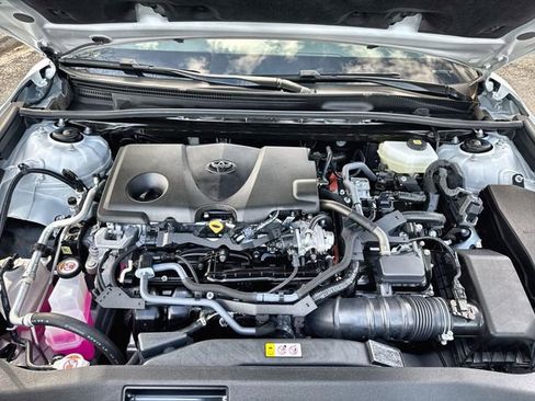 Used 2025 Toyota Camry SE image 33
