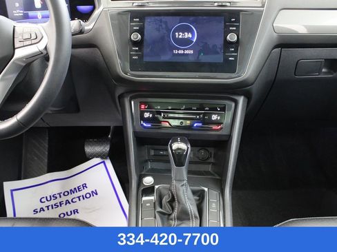 Certified 2023 Volkswagen Tiguan SE w/ Panoramic Sunroof Package image 21
