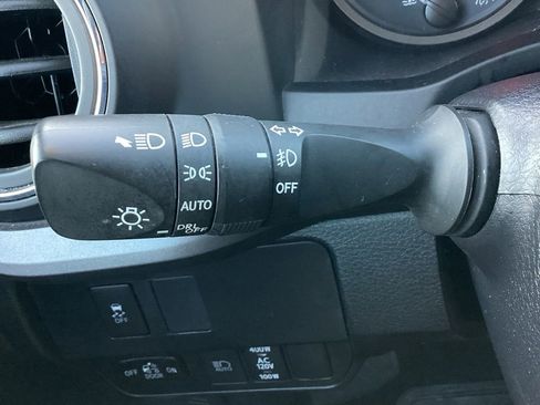 Used 2023 Toyota Tacoma TRD Off-Road image 25