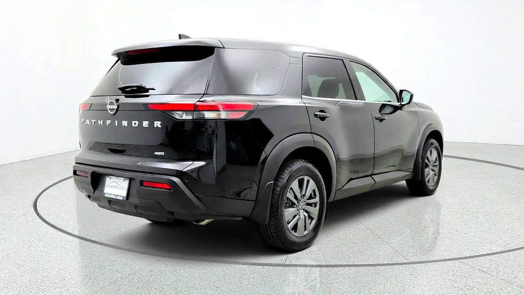 Used 2024 Nissan Pathfinder S AWD/4WD image 5