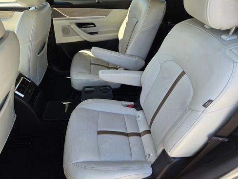 Certified 2024 MAZDA CX-90 Plug-In Hybrid w/ Premium Plus AWD/4WD image 13
