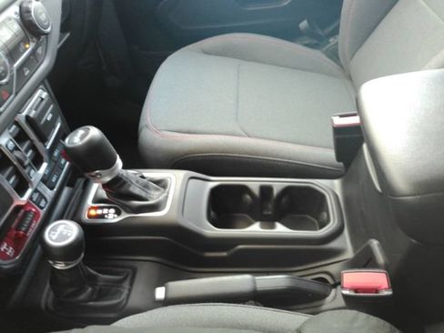 Used 2026 Jeep Wrangler Unlimited Rubicon AWD/4WD image 35