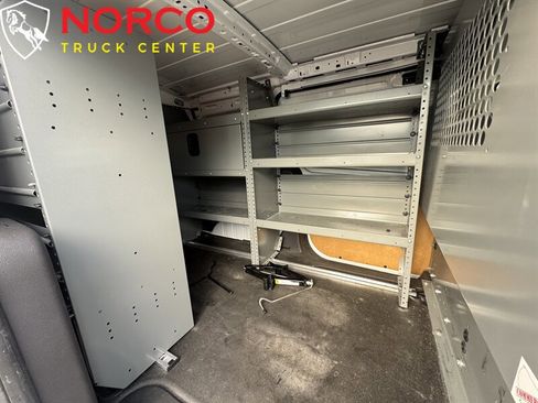 Used 2018 Ford Transit Connect XLT image 3