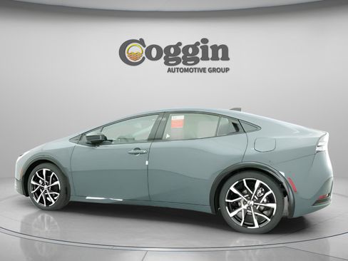 New 2026 Toyota Prius Plug-In Hybrid image 8