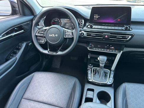 Used 2023 Kia Seltos SX w/ SX Sunroof Package AWD/4WD image 32