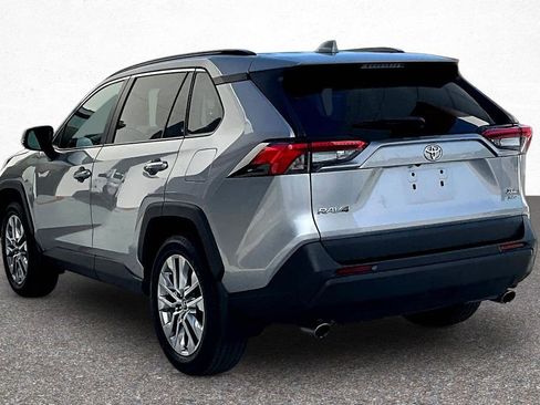 Certified 2021 Toyota RAV4 XLE Premium AWD/4WD image 5