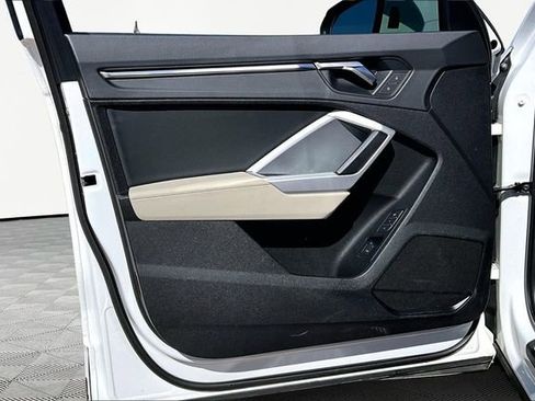 Used 2024 Audi Q3 2.0T Premium Plus w/ Premium Plus Package image 18